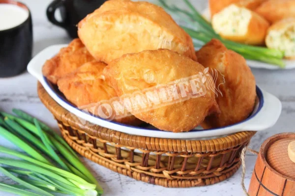 Пиріжки з сиром, смажені на сковороді