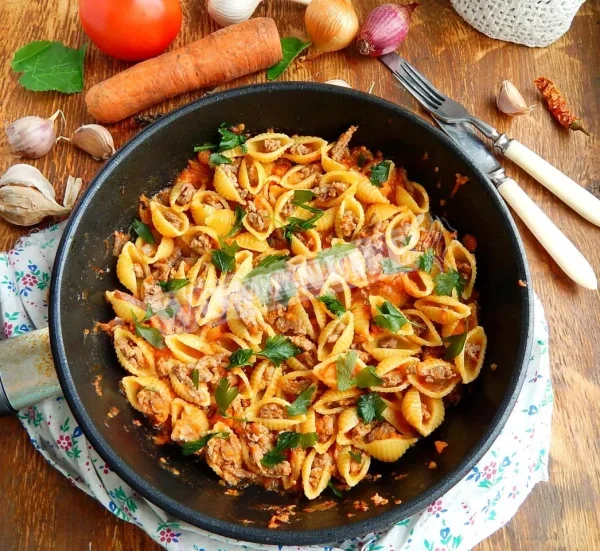 Черепашки, фаршировані фаршем на сковороді