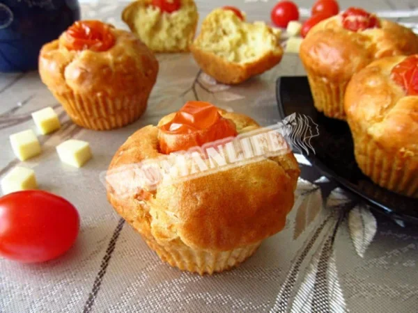 Мафіни з сиром і помідорами чері