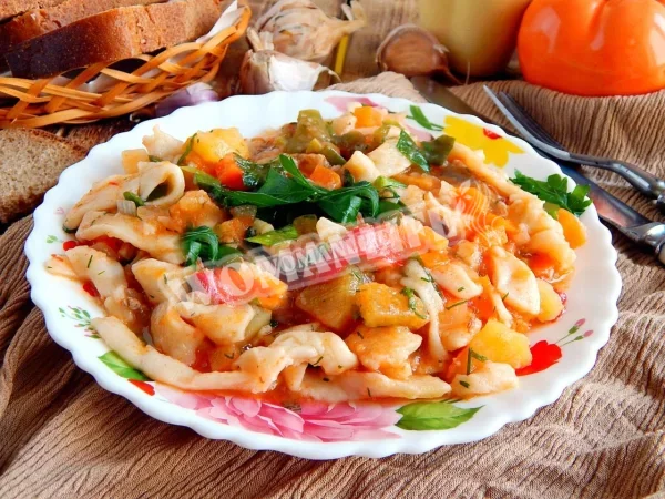 Домашня локшина з овочами
