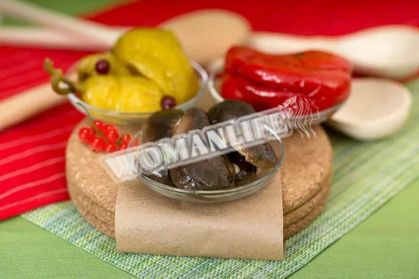 Мариновані чорні гриби