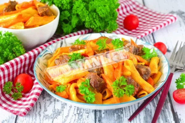 Макарони плов з м'ясом