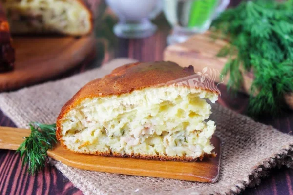 Заливний пиріг з фаршем на кефірі