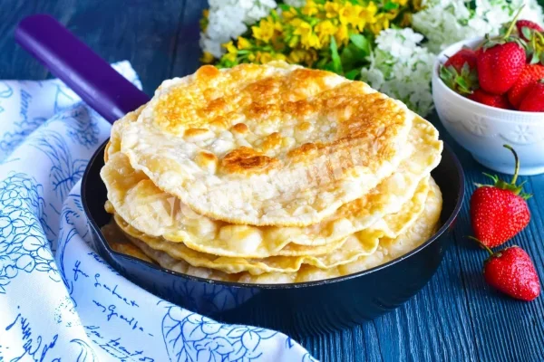 Хліб на воді з яйцем на сковороді