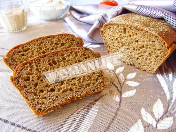 Цільнозерновий хліб на заквасці в духовці