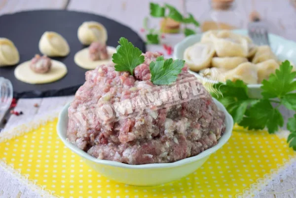 Пельмені з яловичини та свинини