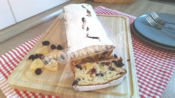 Ніжний сметанний капкейк з сухофруктами