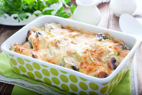 Кабачки з грибами і сиром, запечені в духовці