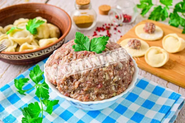 Яловичий фарш для пельменів