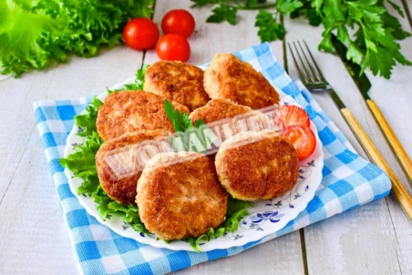 Котлети з курячого і свинячого фаршу