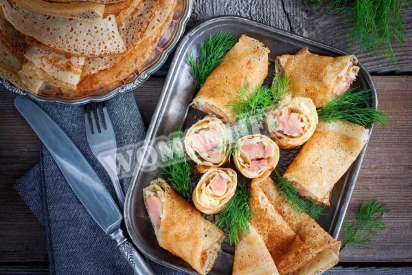 Млинці з червоною рибою