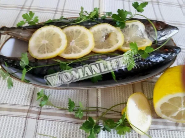 Скумбрія на солі з лимоном