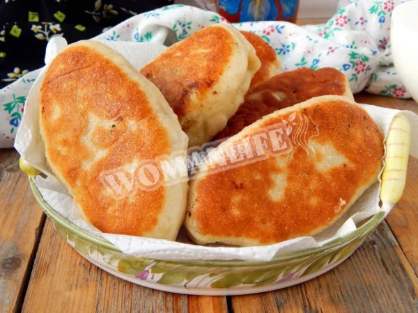 Пиріжки на сковороді без кефіру