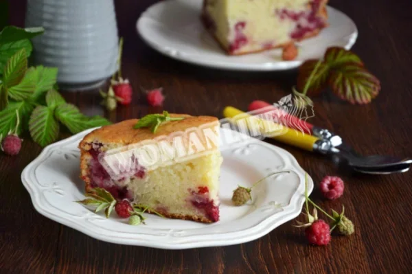 Манник з малиною на кефірі