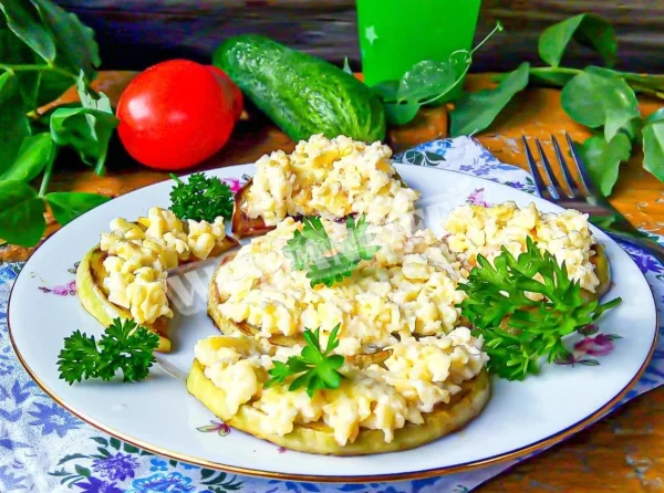 Кабачки з сиром на сковороді з часником