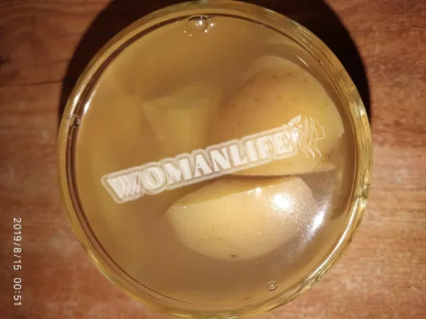 Компот з яблук, груш, ожини