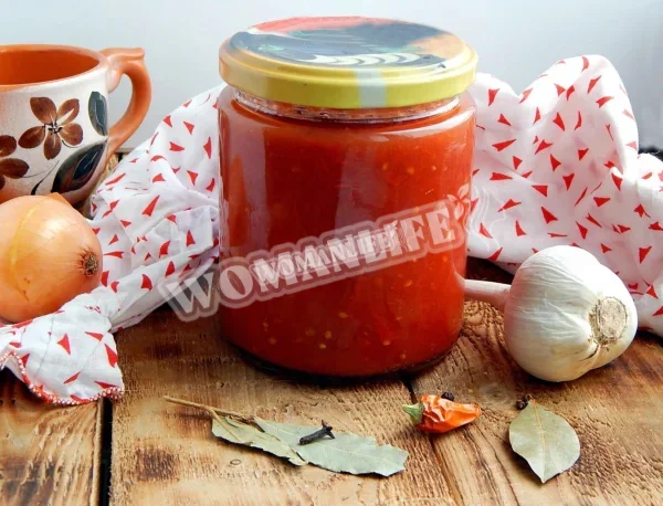 Томатний соус з цибулею на зиму