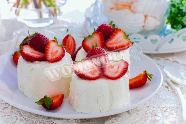 Класичний вершковий десерт Панна Кота