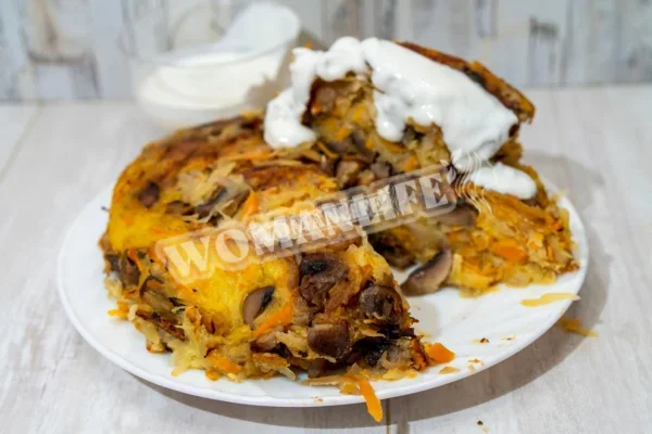 Картопляна запіканка з печерицями в мультиварці