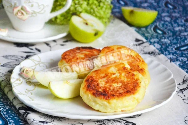 Сирники з яблуками