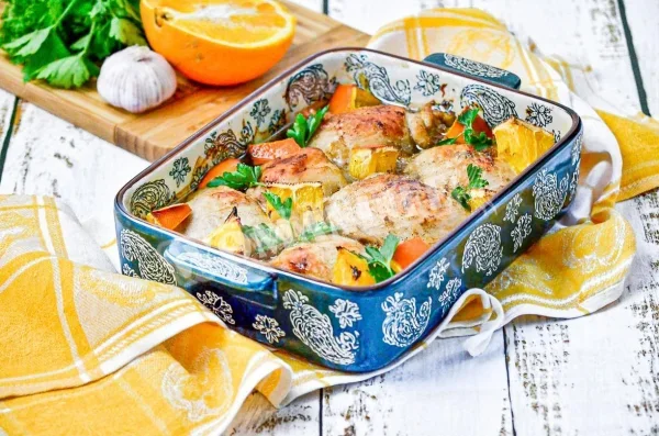 Курка з апельсинами в духовці
