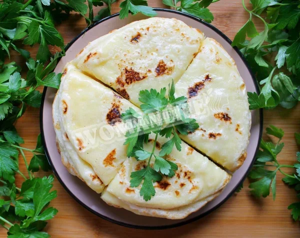Хичини з картоплею та сиром на сковороді