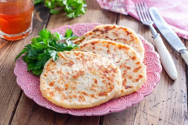 Сирні коржі на сковороді