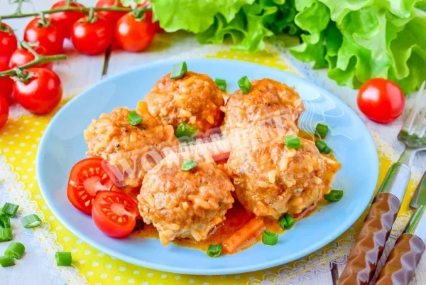 Їжачки з рисом і томатною пастою
