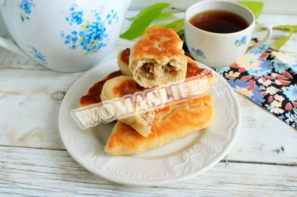 Пиріжки з м'ясом, смажені на сковороді
