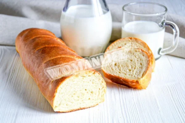 Молочний батон