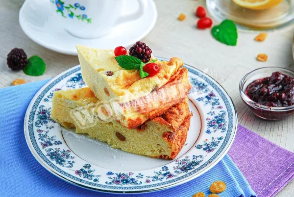 Запіканка з манкою і родзинками без сметани в духовці