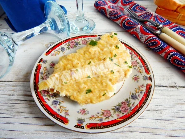 Куряча грудка в яйці