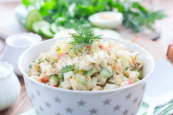 Класичний крабовий салат без кукурудзи