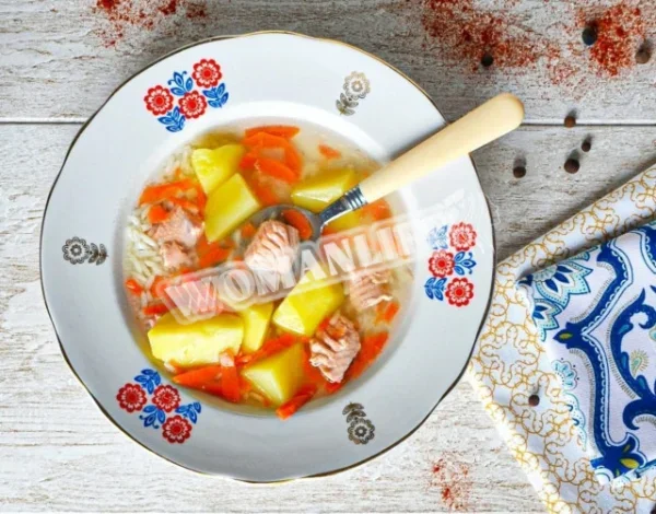 Суп з форелі з рисом