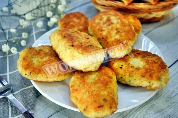 Курячі котлети на сковороді
