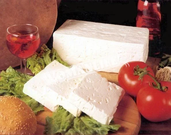 Бринза з двох продуктів молока і пепсину