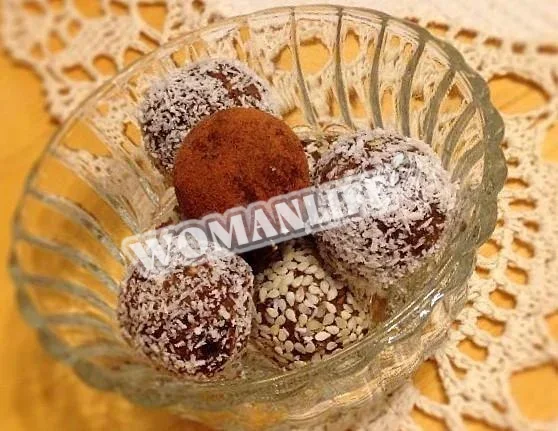 Цукерки із сухофруктів, кураги, чорносливу та горіхів