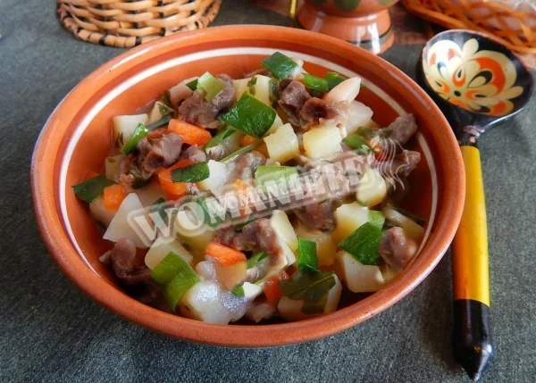 Печеня з курячими сердечками і картоплею