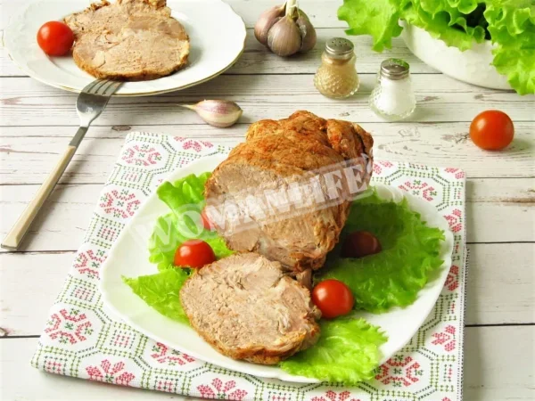 Відварна свинина