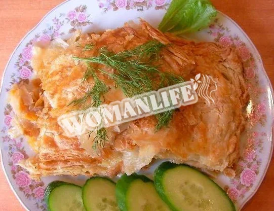 Шарковий пиріг з капустою, яйцем і морквою