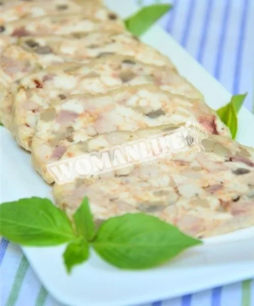 Куряча шинка з печерицями та сухими спеціями