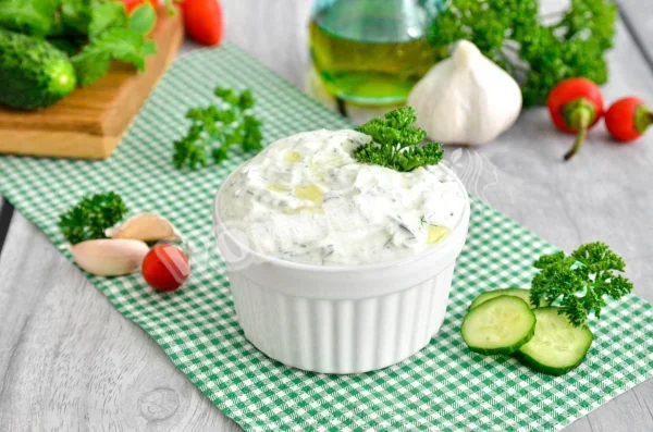 Класичний грецький соус цацікі PP