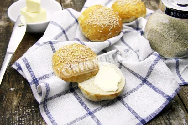Булочки з кунжутом в духовці