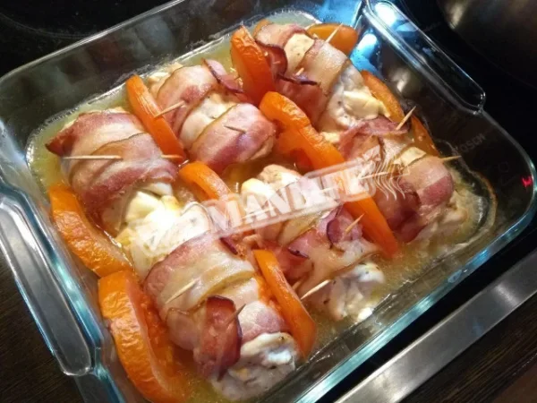 Курячі рулетики з помідорами та фетою