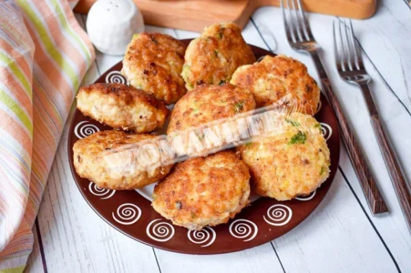 Курячі котлети з зеленню