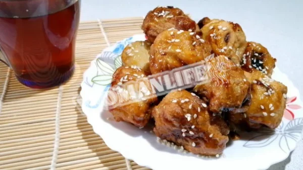 Китайський десерт - карамелізовані банани з кунжутом