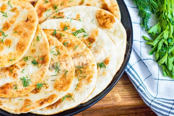 Пісні коржики на сковороді