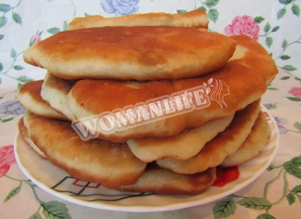 Пісні пироги з картоплею та грибами
