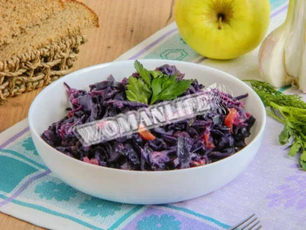 Тушкована червонокачанна капуста