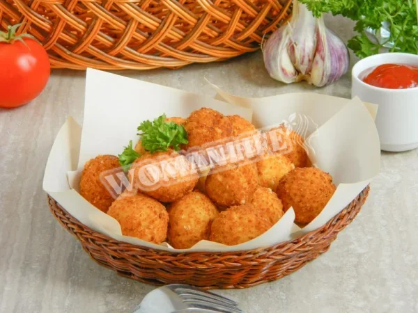Сирні кульки на сковороді